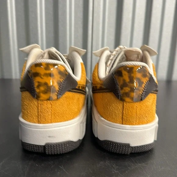 Nike Women's Beige and Orange Sneakers - Picture 4 of 10